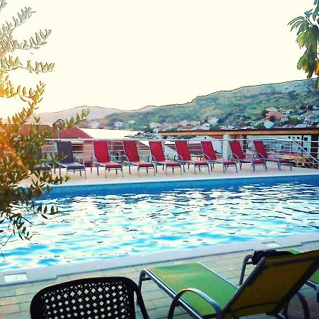Bed and Breakfast Kuca Pecine Metajna Exterior foto